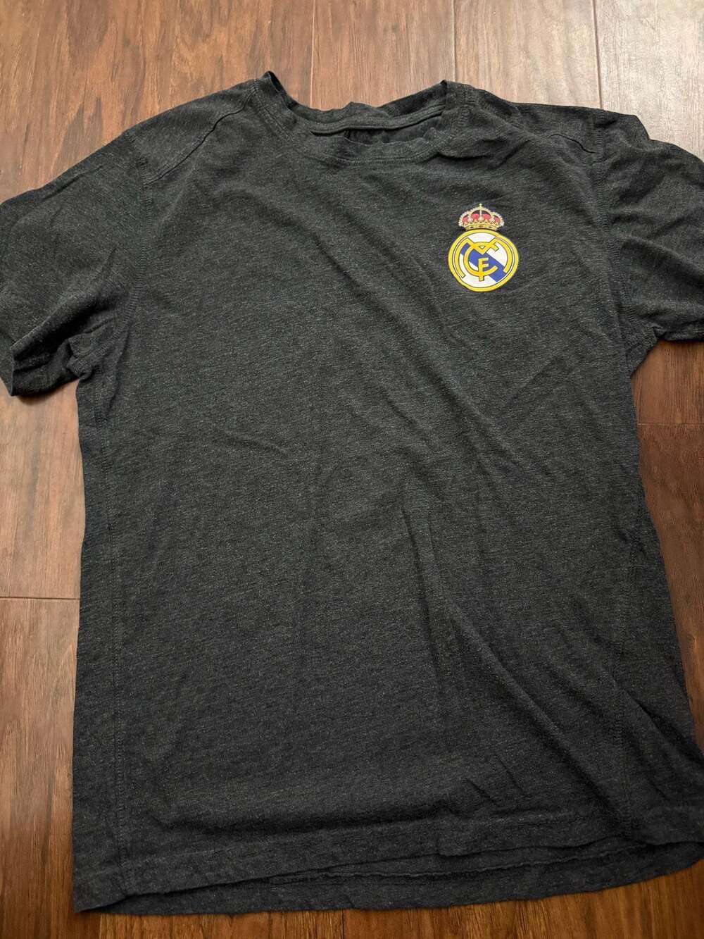 Real Madrid 100% Madridista Logo T-Shirt